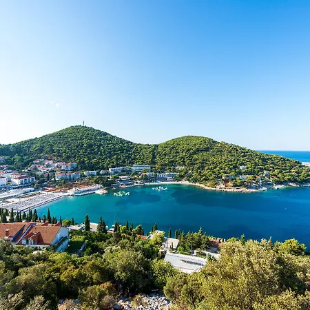 Komodor Ξενοδοχείο