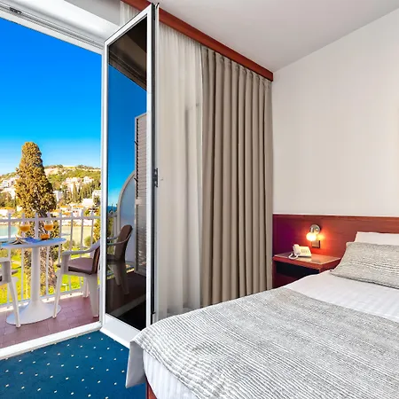 Hotel Komodor 3*