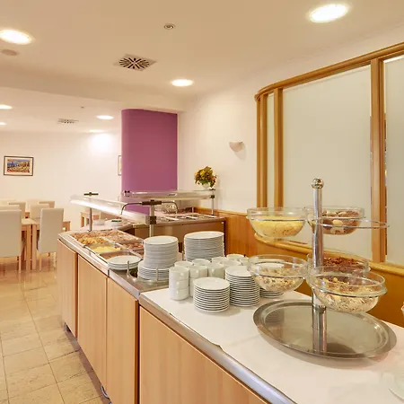 Hotel Komodor 3*