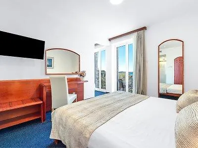 Komodor Hotel 3*