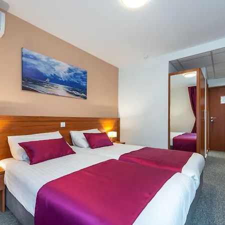 Hotel Komodor 3*