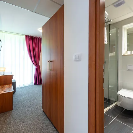 Hotel Komodor 3*