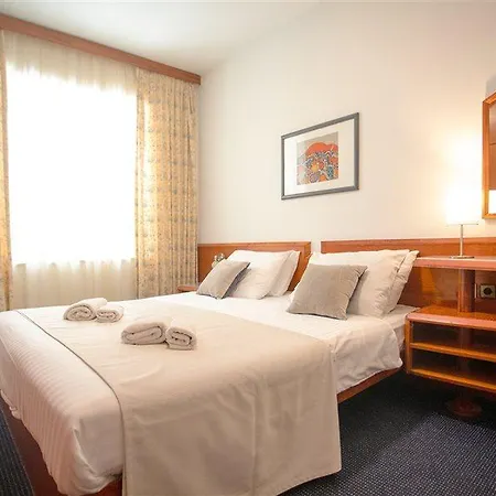 Hotel Komodor 3*
