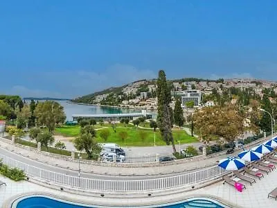 Komodor Hotel 3*