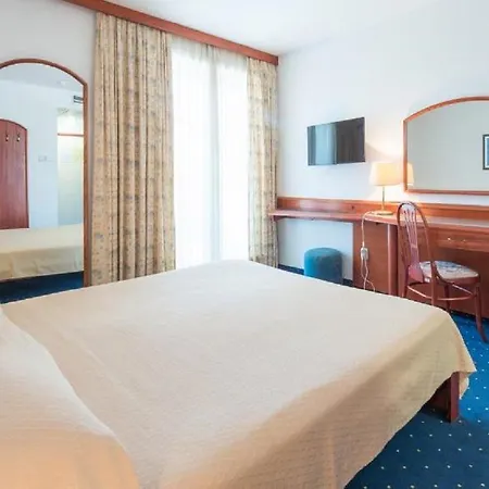 Komodor Дубровник